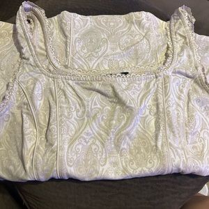 White House black market top